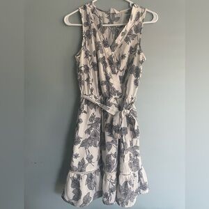 Sienna Sky White and Navy Floral Dress with Tie Waist size Small